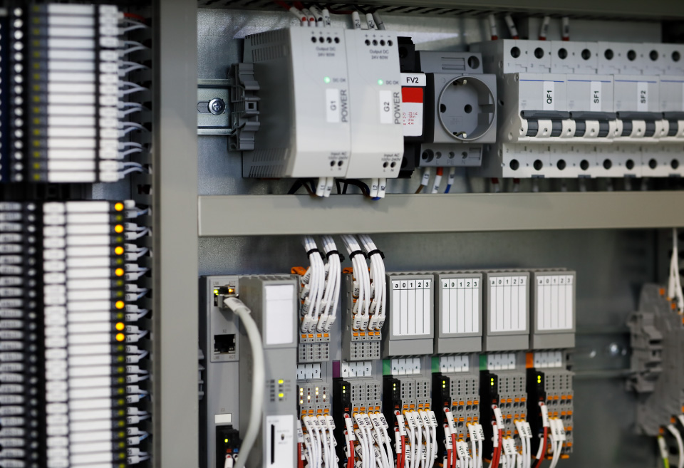 制御システム設計・プログラム開発イメージ